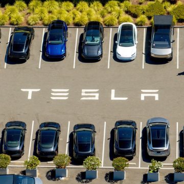 U.S. Auto Regulator Investigates Deadly Tesla Crash in Texas