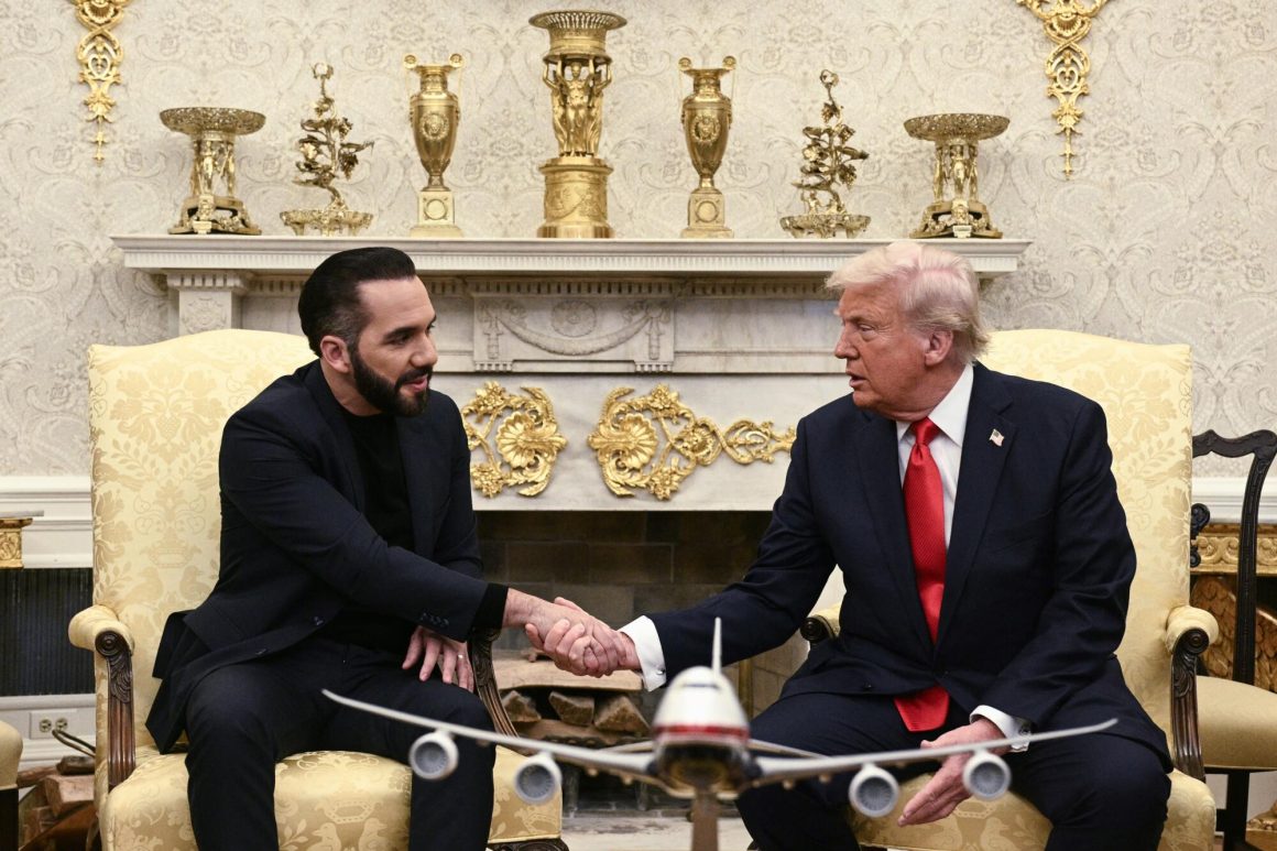 28cf39fb-3d6f-43c6-a1ba-9f18f070ea20 Trump’s Influence in Latin American Elections and Regional Right-Wing Surge