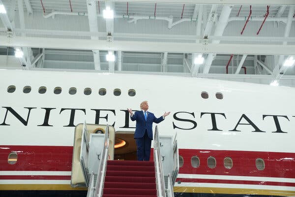 2df3df72-6f83-41fb-aea1-6b050292b3cb President Trump Unveils New Air Force One