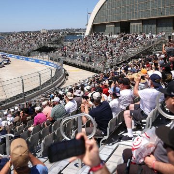 3116f314-6c58-42d3-94ef-283400efe138 Close Encounters at NASCAR’s California Race