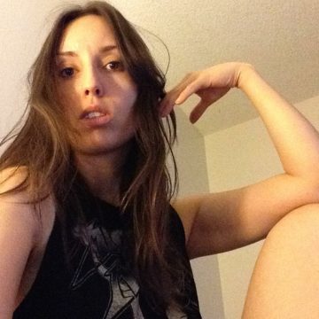 Extradition of Woman Accused of Targeting Men via Dating Apps
