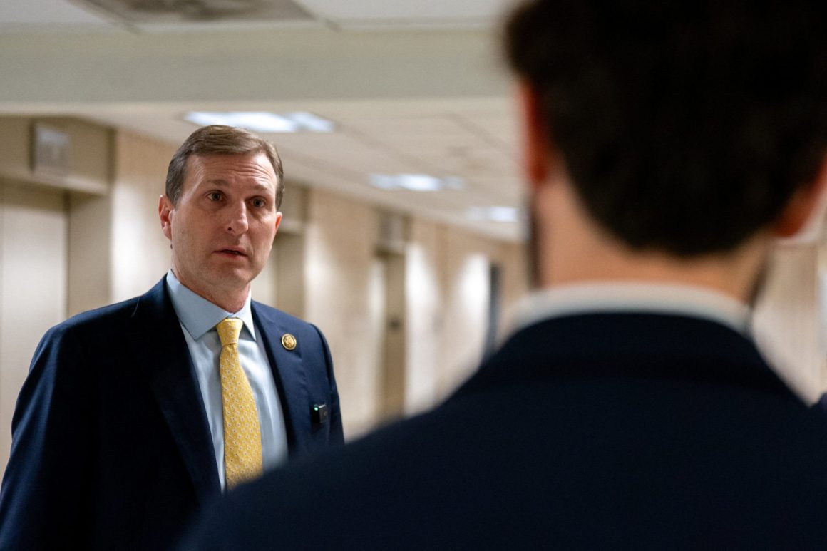 Key Primaries Offer Insights Into U.S. Political Landscape