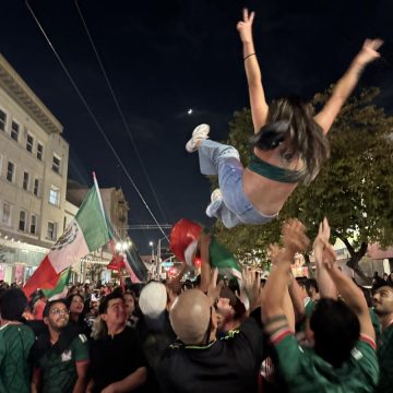 3a0353e8-5293-40a9-baa7-bae5f0815d88 Joyful Celebrations Erupt in Santa Ana After Mexico’s World Cup Victory