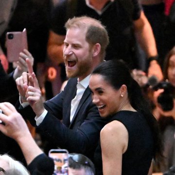Harry and Meghan Support U.K. Social Media Ban for Children