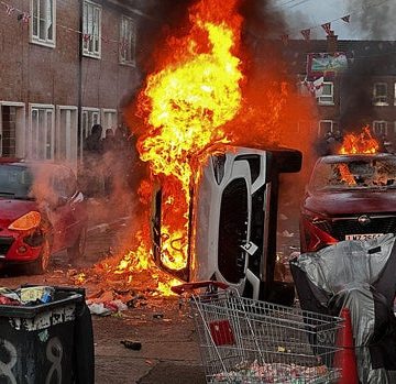 Violent Anti-Immigration Protests Erupt in Belfast