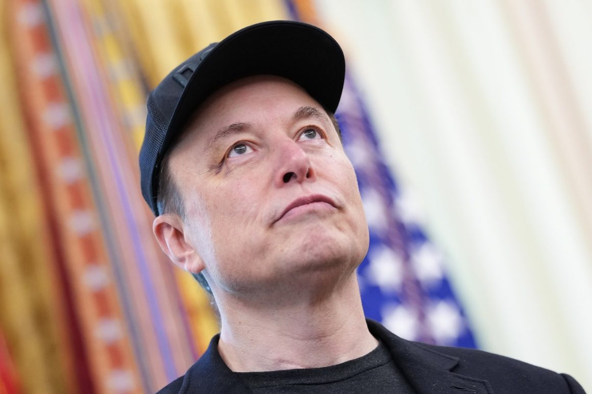 40005aab-6f42-439d-a65e-c0602aaab8ef SpaceX Set for Public Listing: What it Means for Your Retirement