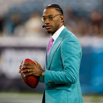 43681a2b-b482-4403-bdbb-b3f71b8f1349 Robert Griffin III’s Emergency Landing: Insights and Reflections