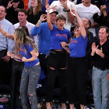 47c2221a-2f0d-4f77-b4d4-aef9fd747df2 Celebrity Excitement: A-list Stars at NBA Playoffs