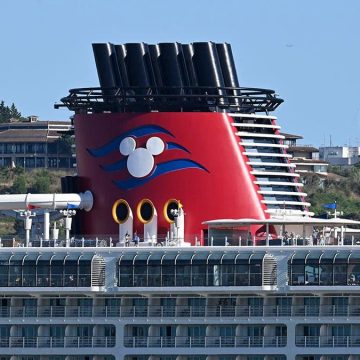 Disney Cruise Line Updates Policy on Cabin Door Decorations