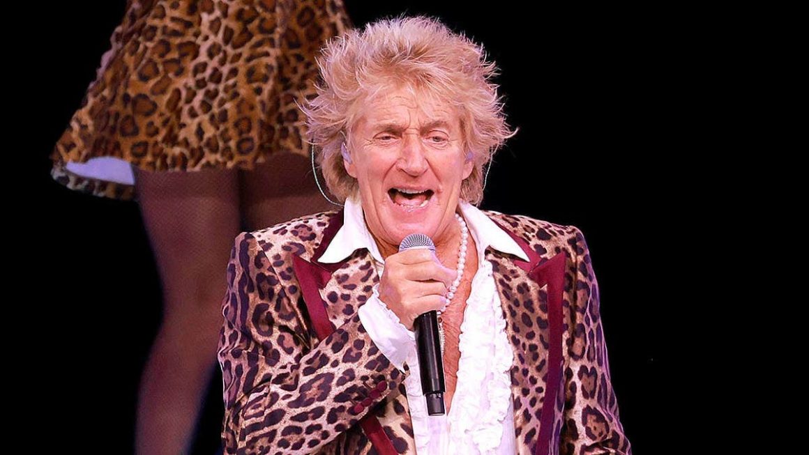 Rod Stewart’s Mid-Show Health Scare: Fans Concerned After Recent Concert Cancellations