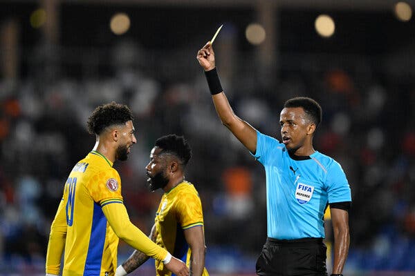 69886c86-e707-4e9f-a896-46332b4e5666 Somali Referee Omar Artan Faces Challenges, Finds Support