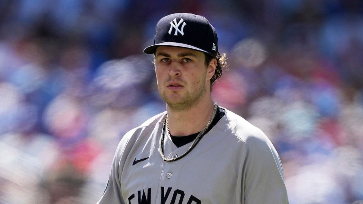 699c366b-84c8-44b0-9b42-6df8696a0b88 Cam Schlittler Shines in Yankees Victory and Engages with a Red Sox Fan Online