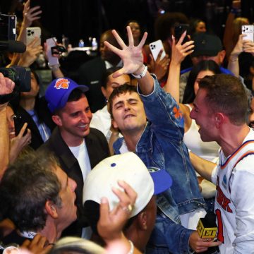 Knicks’ Record-Breaking Comeback Stuns Fans and Celebrities Alike