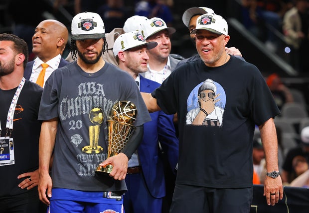 6ab50492-4374-4bfd-a4cb-8d26762d460a Jalen and Rick Brunson’s Emotional Celebration After Knicks’ NBA Championship