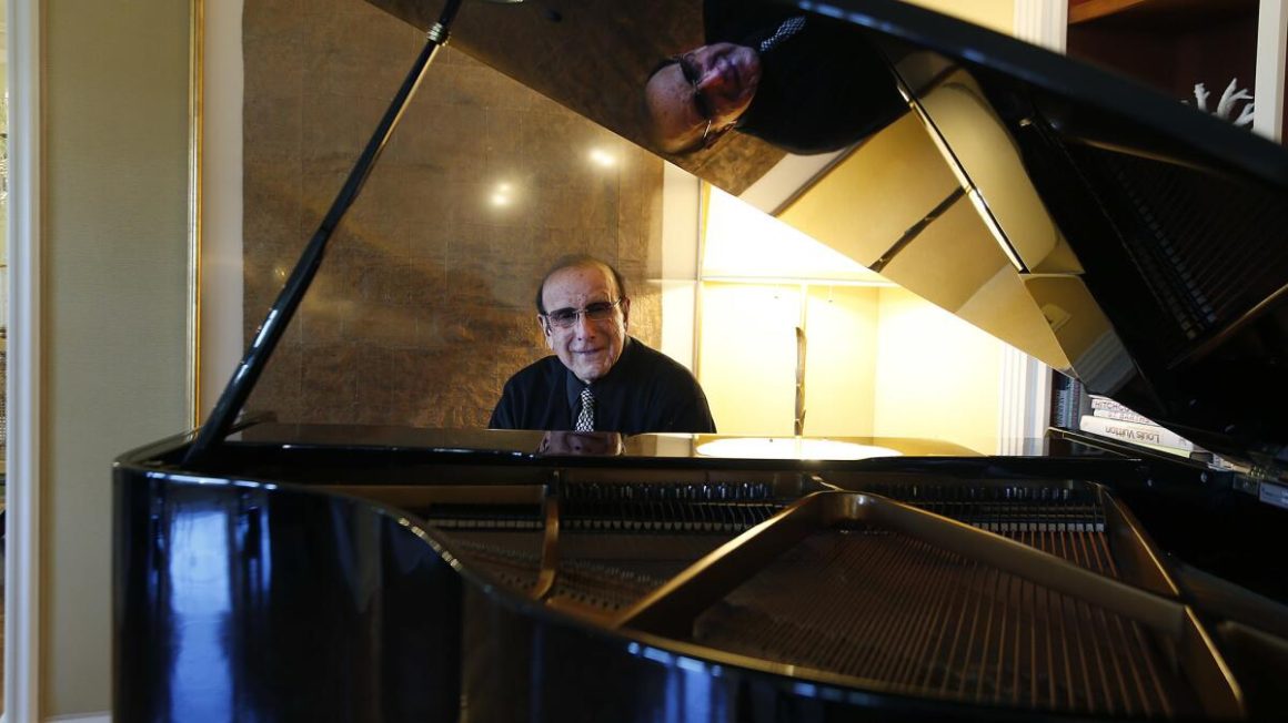 Music Mogul Clive Davis Dies at 94