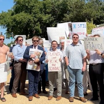 6efc575f-4a7c-460d-8a9f-63be61af088e Controversy Over Maine Senate Candidate Sparks Protest Outside DSCC