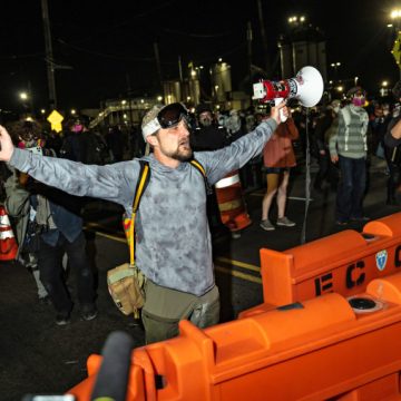 8be79226-917c-4192-93fd-c8c8af6d39b5 New Jersey Police Sergeant Accused of Theft During Newark Protests
