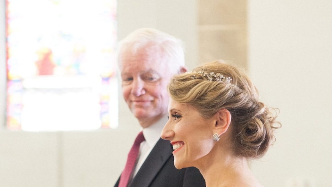 Heartfelt Encounter at Wedding Unites Families