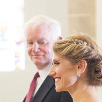 Heartfelt Encounter at Wedding Unites Families
