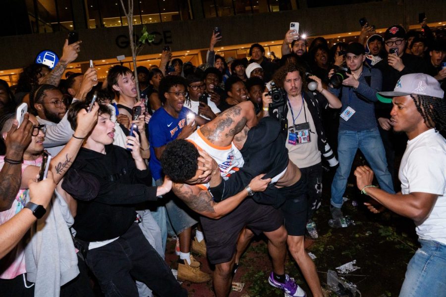 950f3af6-e11e-43bc-9c76-a1ac154107fc Police Seek Public’s Help After Attack on Spurs Fan in NYC