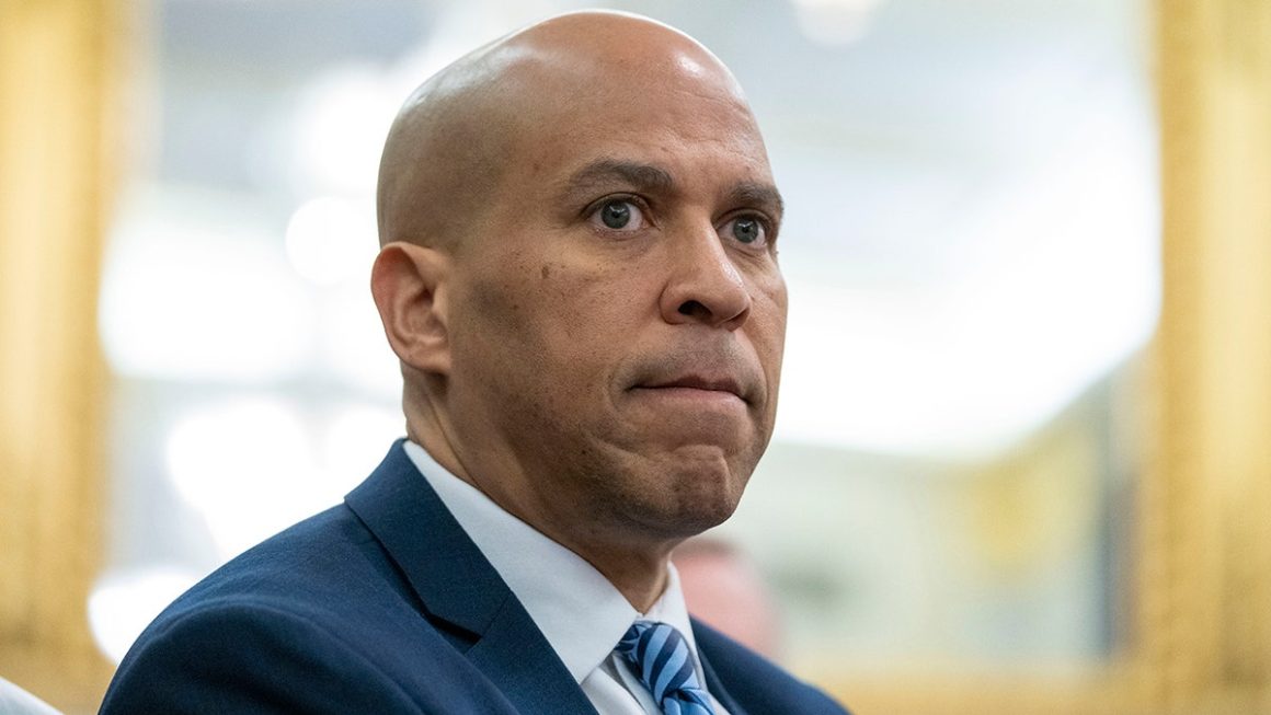 9588dcd1-f0e2-4857-a262-004413118c6e Sen. Cory Booker Expresses Concerns Over Graham Platner Scandals
