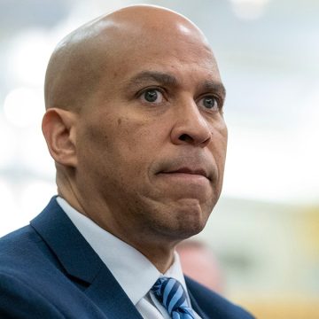 9588dcd1-f0e2-4857-a262-004413118c6e Sen. Cory Booker Expresses Concerns Over Graham Platner Scandals
