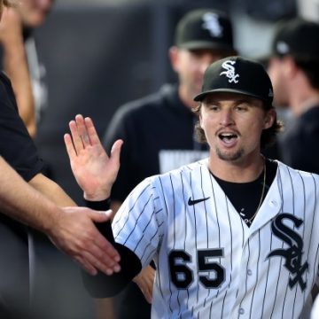 98e5cb44-44b5-4b73-81db-b5299e20c07b White Sox Remain on Top After Postponed Game, Trades Ahead