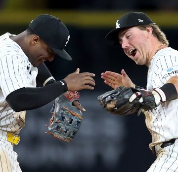 a0059d08-2768-4435-8c7e-ae3aed26338c Chicago White Sox and Atlanta Braves Game Delayed Due to Storm
