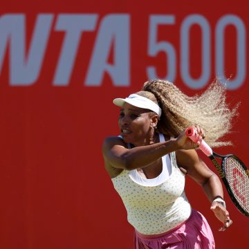 a1606b99-dc7c-495a-8137-bf962427d7f2 Serena Williams Makes a Tennis Comeback for Her Daughters