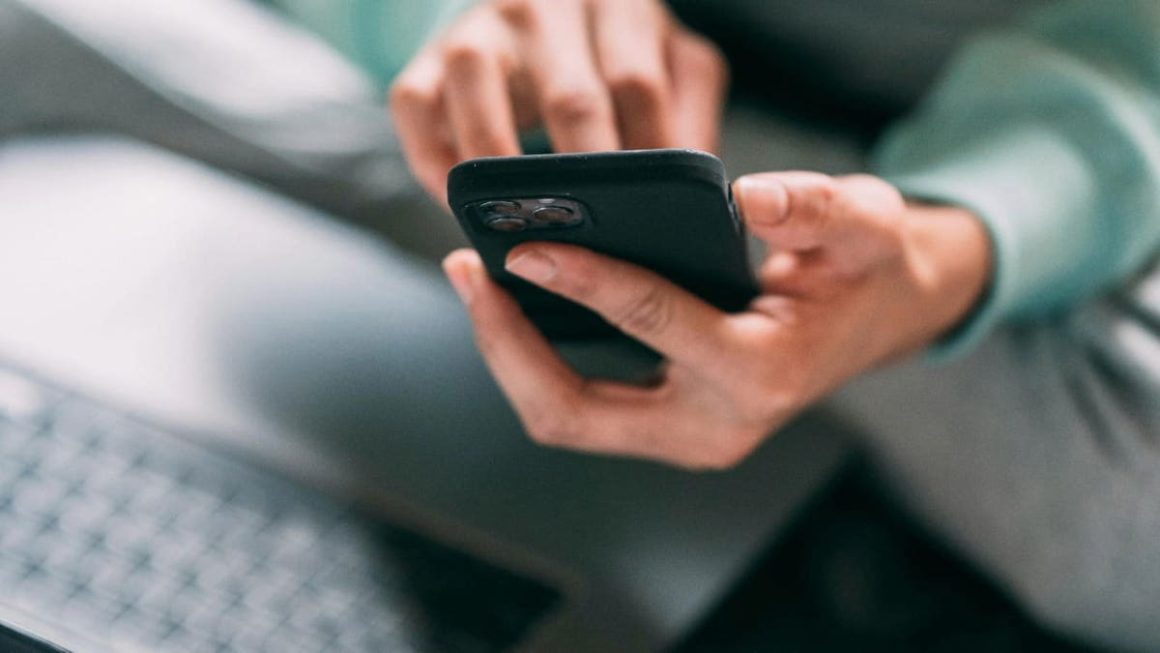 FCC Proposal on Phone Identity Checks Sparks Privacy Concerns