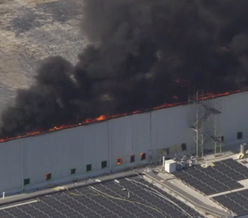 aab195de-f28a-47d4-8bb7-468169bdceff Firefighters Battle Boyle Heights Cold Storage Facility Fire Amid Complex Challenges