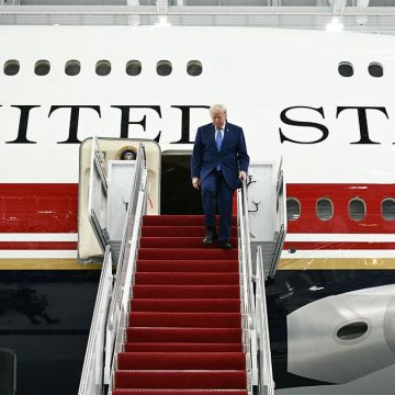 Trump Unveils Refurbished Presidential Aircraft