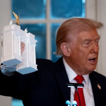 Lawmakers Warn Trump Administration Over Unauthorized Arch Construction