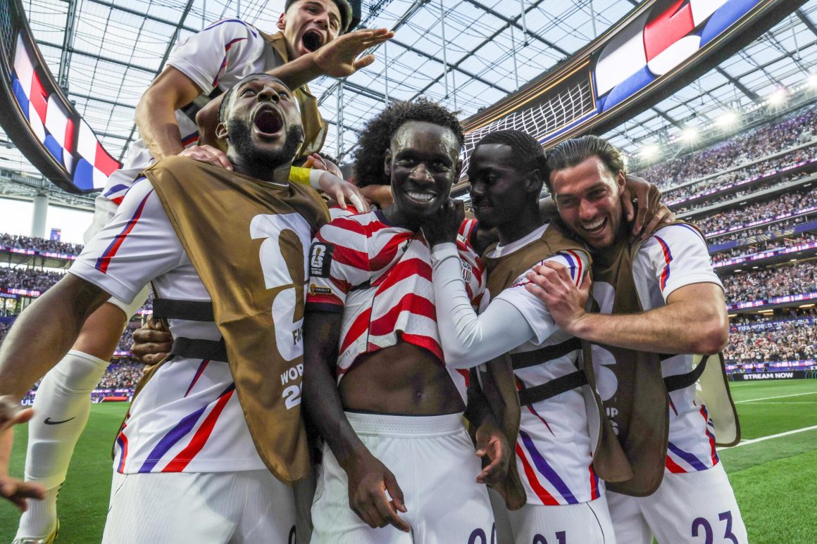b8c6175e-0b93-40e2-bb03-dd773bfc6d79 U.S. Triumphs Over Paraguay in World Cup Opener