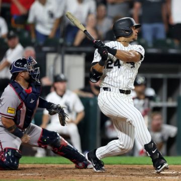 Chicago White Sox Triumph Over Atlanta Braves with Walk-Off Home Run