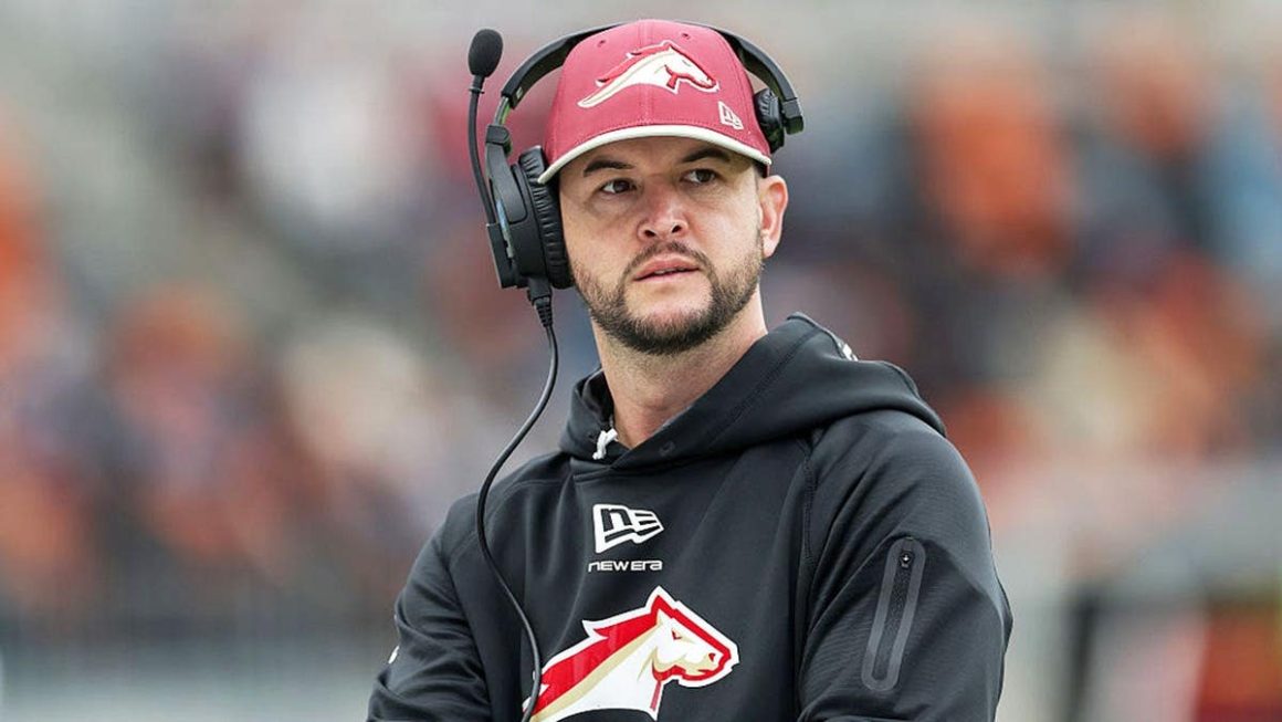 c3676c5d-0ca3-4be1-8534-b115f2996f02 AJ McCarron Takes on New Role as UFL Head Coach