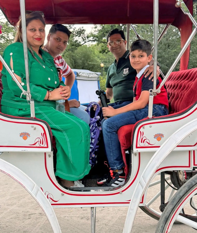 c7cee1e8-21e9-43f7-bba7-e9a81fa4b7a6 Family’s Tragic Loss in Central Park Sparks Debate Over Horse Carriages