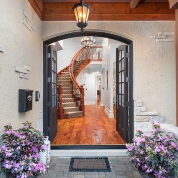 Luxury Home in Naperville’s East Highlands Subdivision