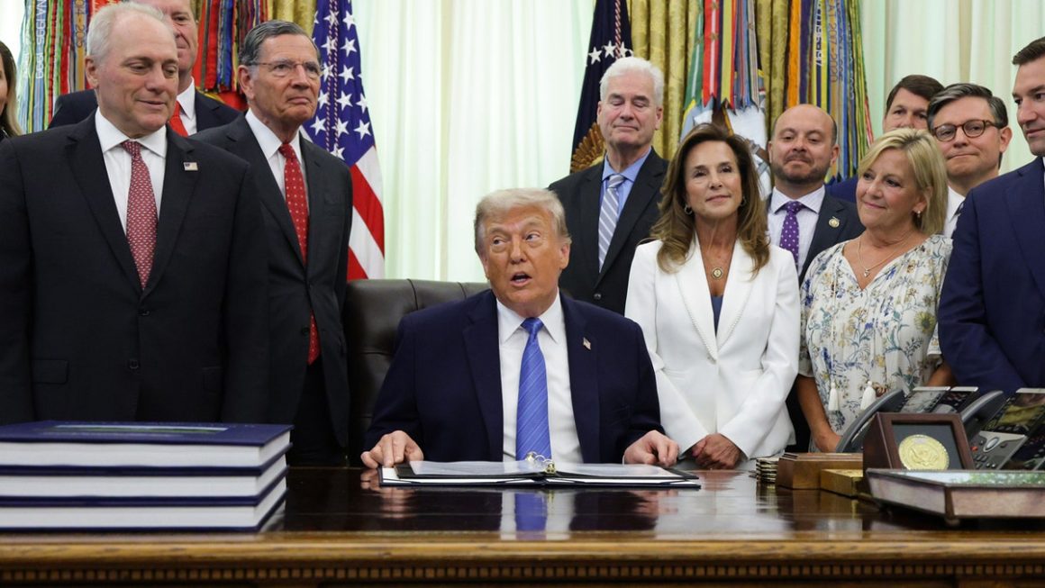 Trump Signs $70 Billion Homeland Security Bill