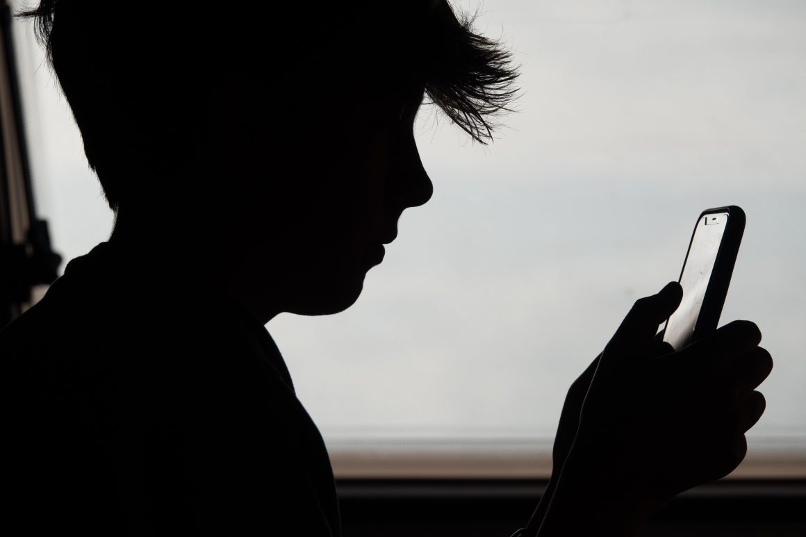 db26eb80-4548-4212-8dde-320c938a6609 U.K. Implements Social Media Ban for Children Under 16