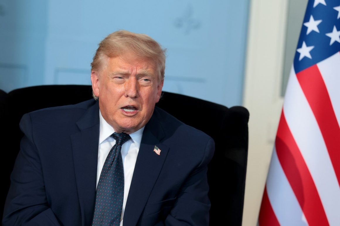 ddd83f0c-f8a2-47ce-9334-4371fe1ea3f1 Trump Issues Dual Endorsement in South Carolina GOP Runoff