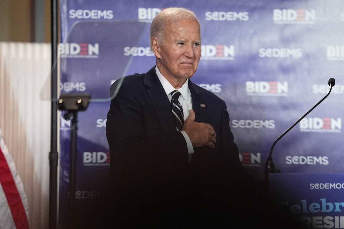 e6df6383-f3b0-40f8-8575-bacc10591d52 Biden’s Repeated Amtrak Story Faces Scrutiny