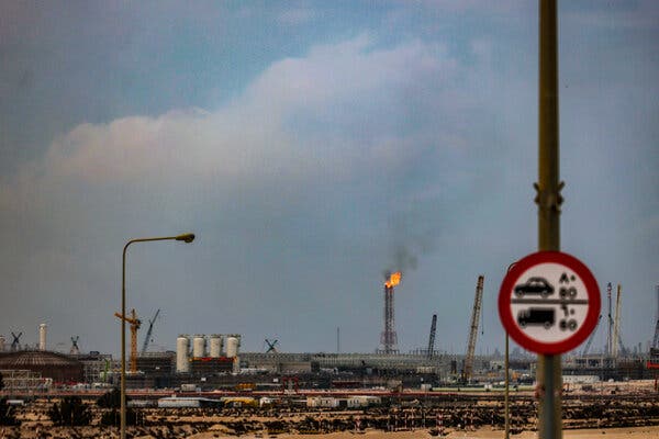 f13c3575-a1c8-4e7d-be72-da3db9f2d98b War Disrupts Global Liquefied Natural Gas Market