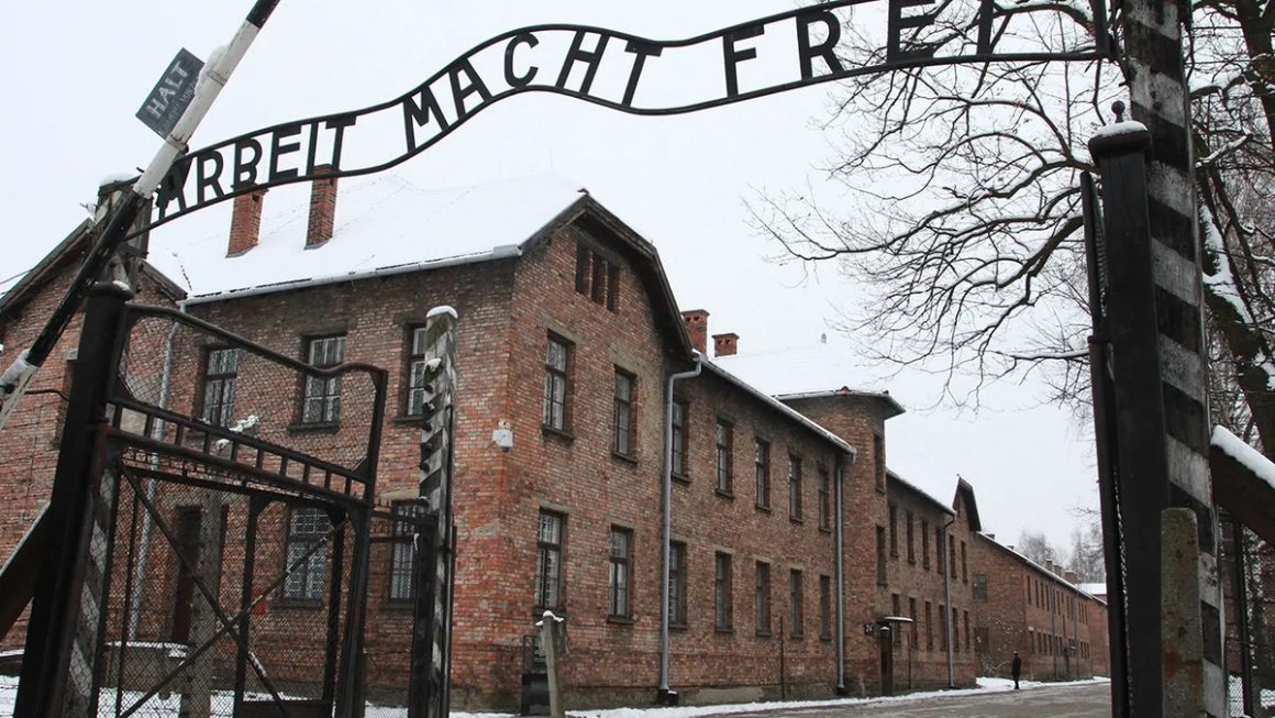 Controversy Surrounds Apology After Holocaust Lesson at Massachusetts School
