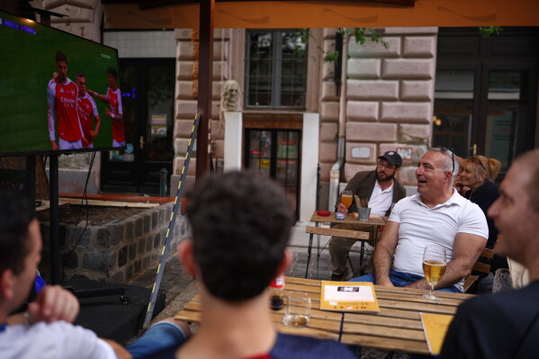 fa49e9f5-fd62-4993-a800-ed4a86aaee96 Managing Alcohol Consumption During Hot Sporting Events