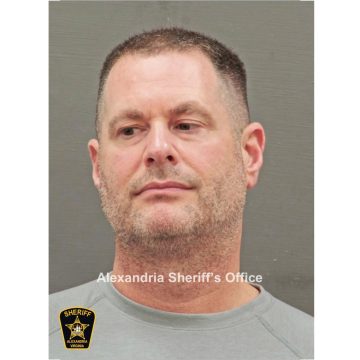faf42a73-346a-43e6-b1ec-8b04bf92a8bc Former CIA Official Accused in $40 Million Gold Bars Case