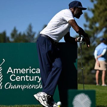0a31d0bb-3b33-463c-992b-92e4d7dbe2c1 Jerry Rice Confronts Heckler at Golf Championship