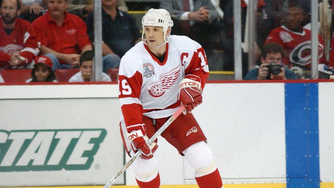 0d4e4fc7-de65-4aee-b3cb-a9ecee13d635 Steve Yzerman Steps Down as Red Wings GM, Becomes Advisor