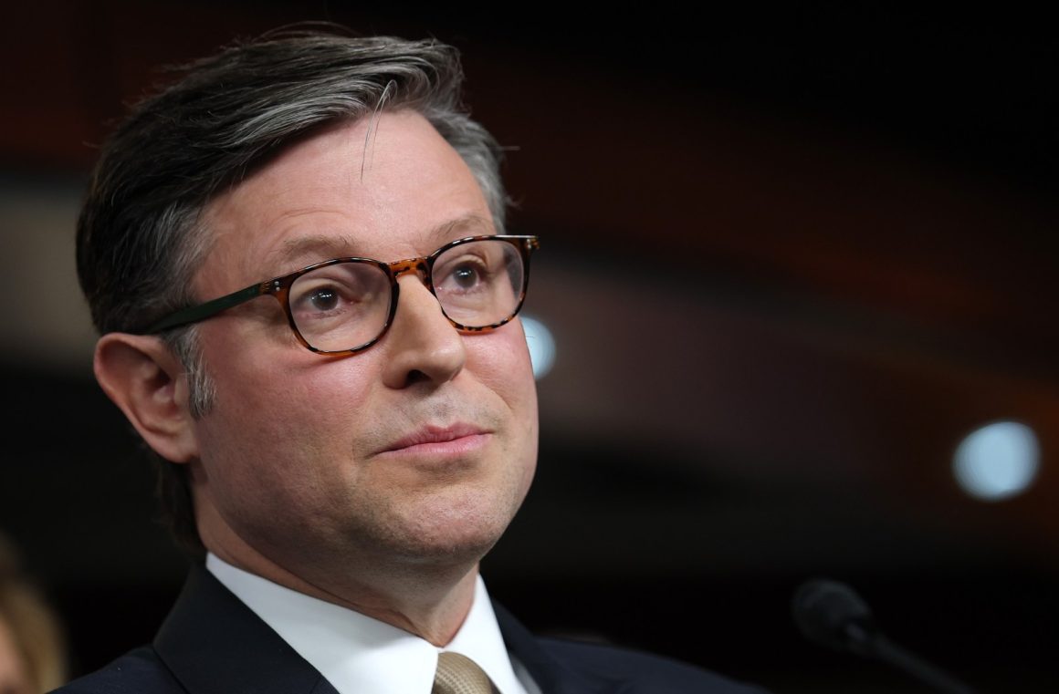 Congressional Fight Over Birthright Citizenship