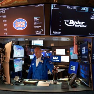 159c8ab4-e98c-4189-9be9-2d1fbe6b0b54 Oil Industry Profits Surge Amid Global Supply Challenges